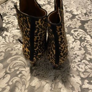 Nine West, leopard heel booties, excellent condition